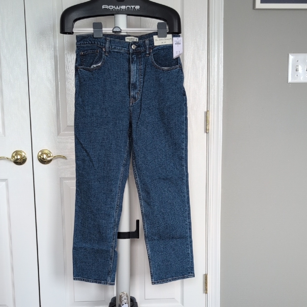 NWT Abercrombie & Fitch ultra high rise ankle straight jeans size 30/10